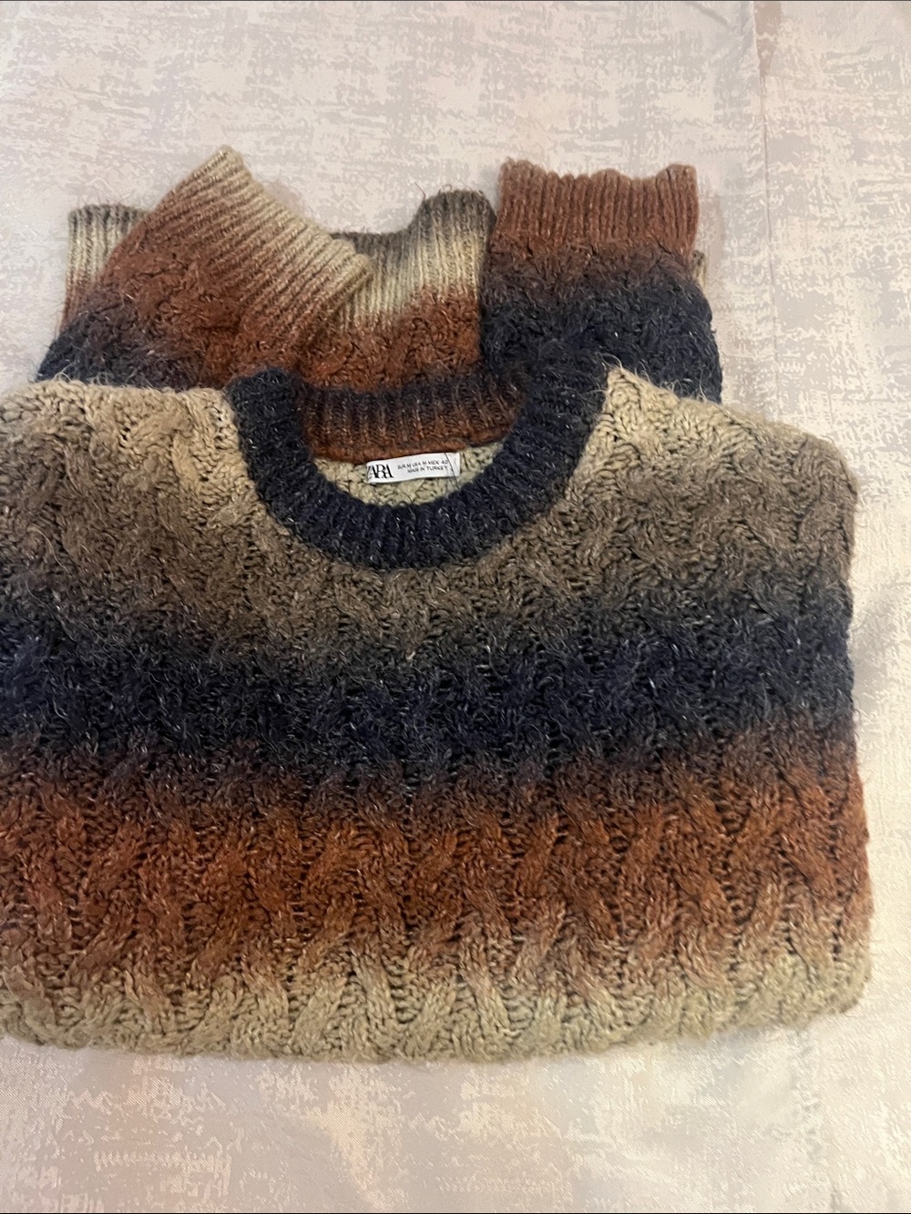Zara Men Crewneck Ombre Cable Knit Sweater - Perfect for Fall